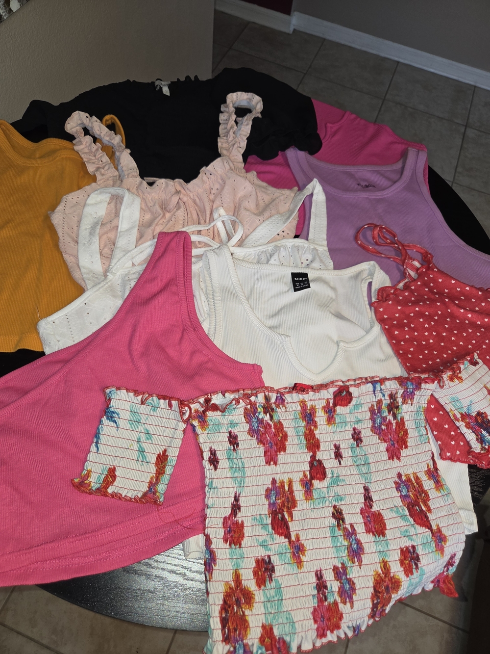 Mixed Women’s Tank & Crop Top Lot in Pink, White, Yellow, Black, Red
